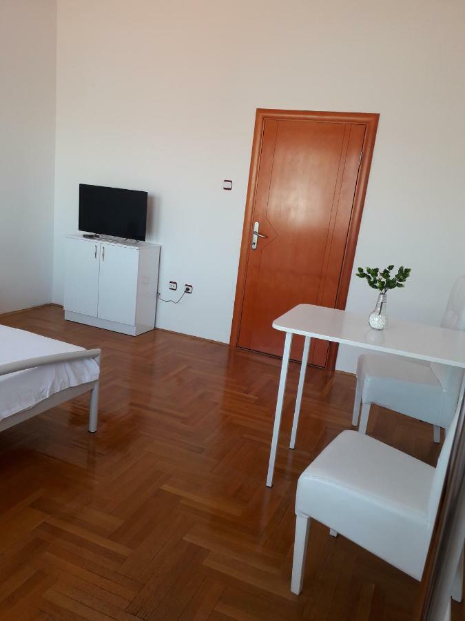 Apartman Dunja Ns 2 Νόβι Σαντ Εξωτερικό φωτογραφία
